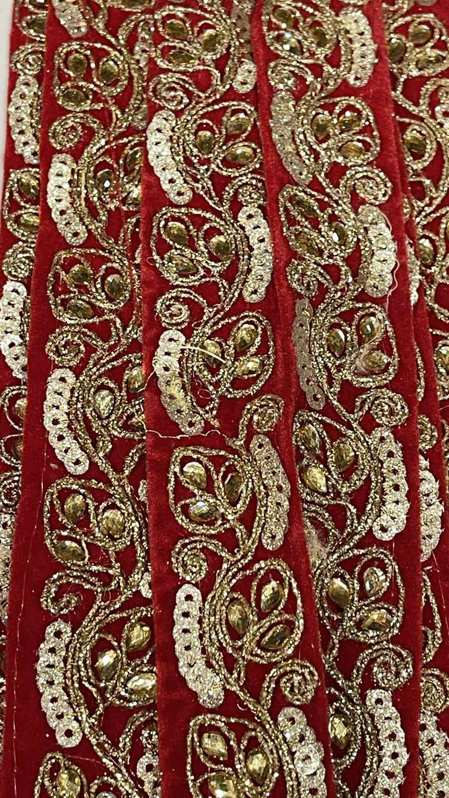 VELVET STONE WORK LACE