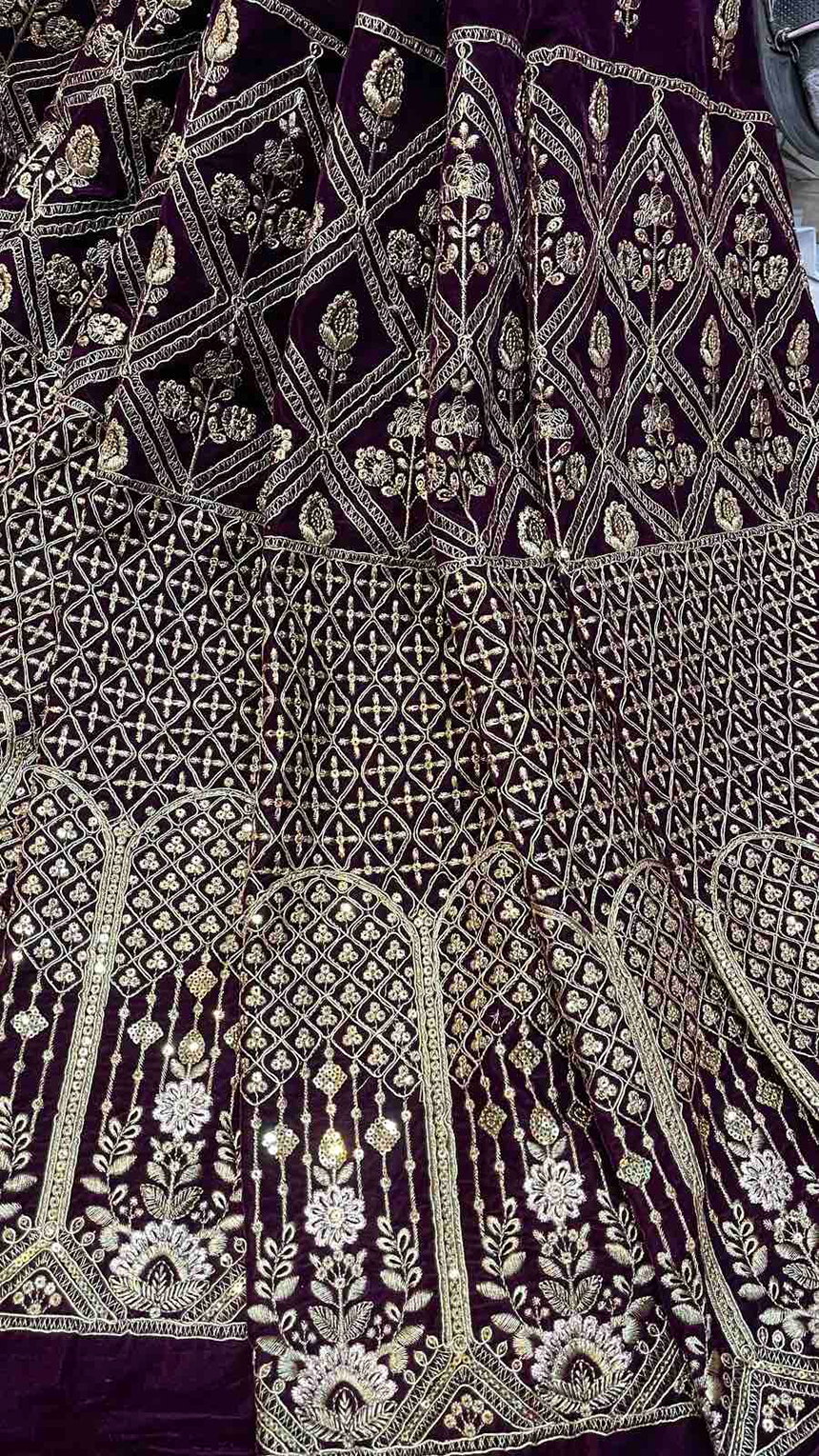 9000 EMBROIDERY VELVET