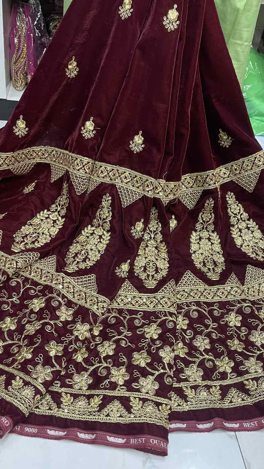 9000 EMBROIDERY VELVET